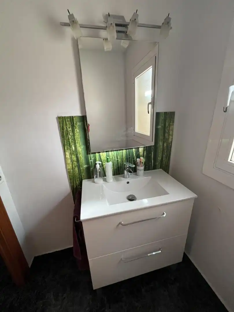 Badezimmer von Wohnung zum Verkauf in Terrassa mit Klimaanlage