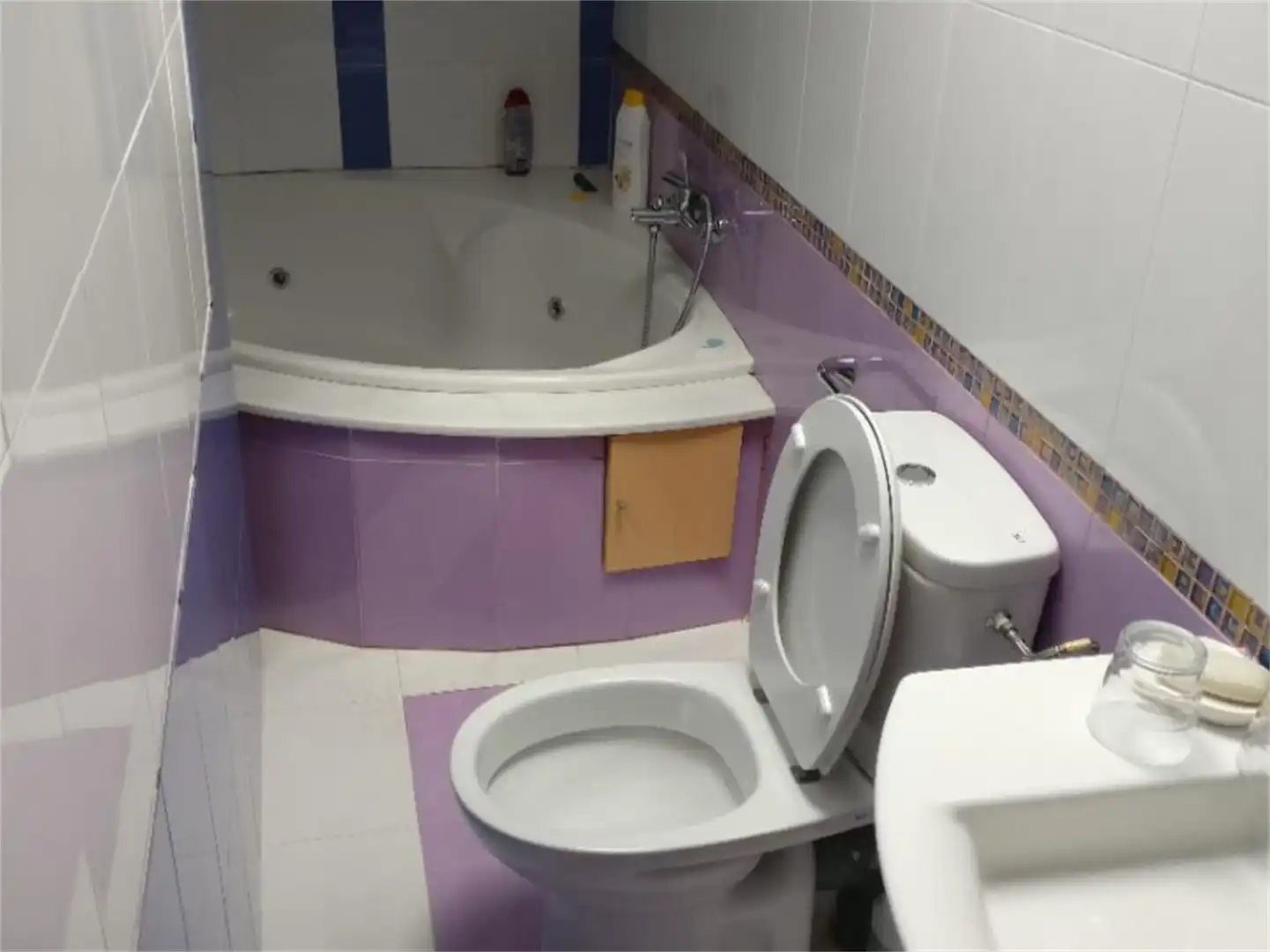 Casa adosada en venta en Calle el Rey, 2, Venta del Moro Baño de Casa adosada en venta en Venta del Moro con Balcón
