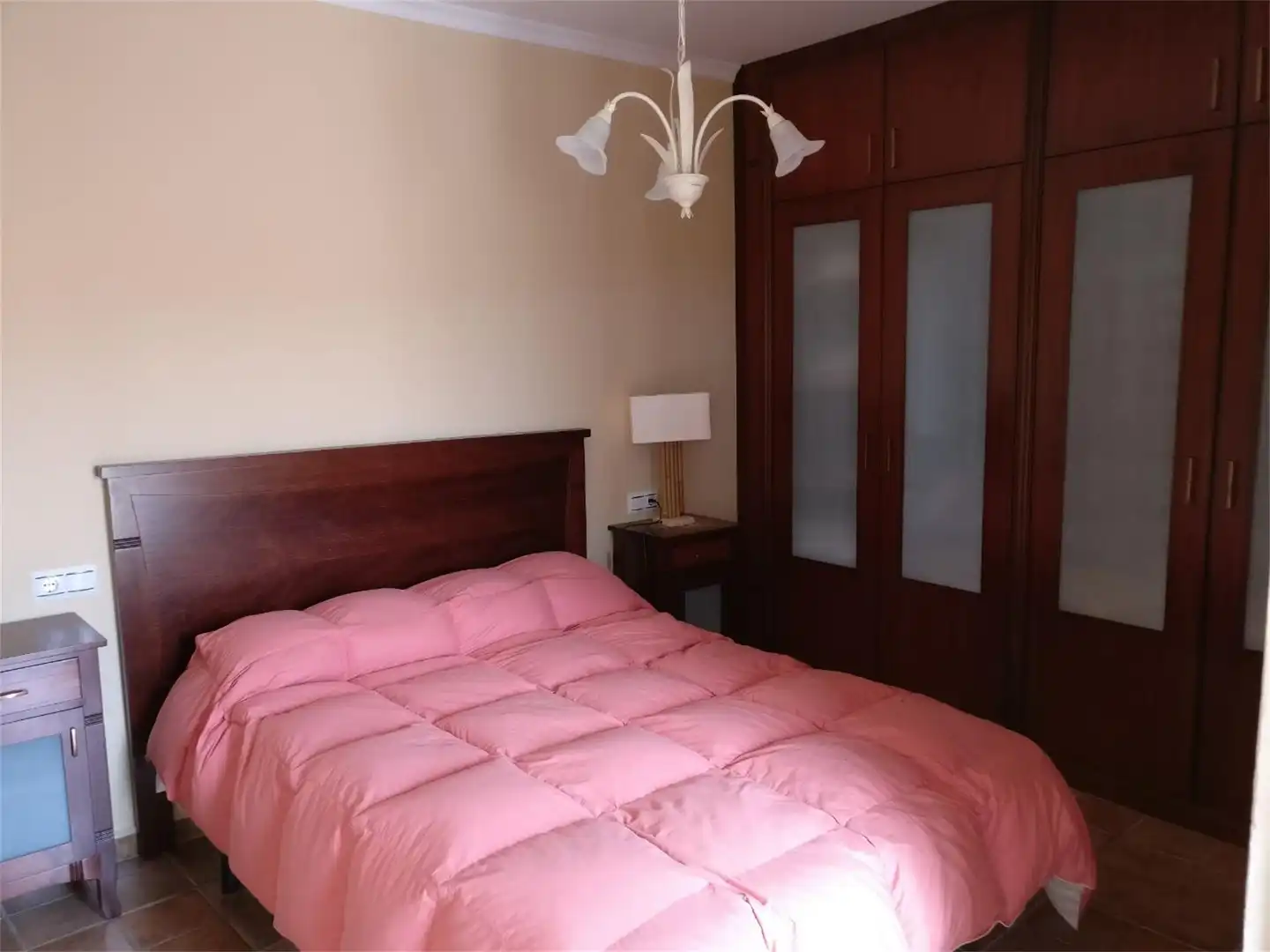 Casa adosada en venta en Calle el Rey, 2, Venta del Moro Habitación de Casa adosada en venta en Venta del Moro con Balcón