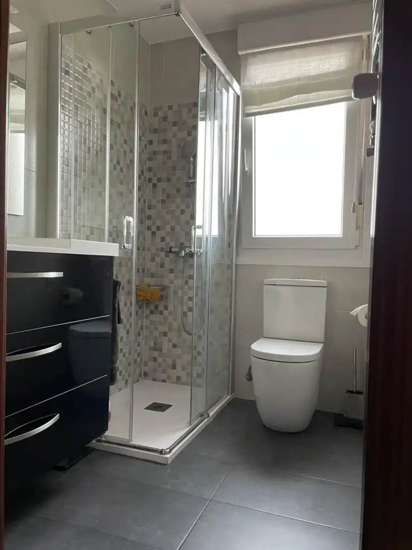 Piso en venta en Barrio Marutze, Urduliz Baño de Piso en venta en Urduliz con Balcón