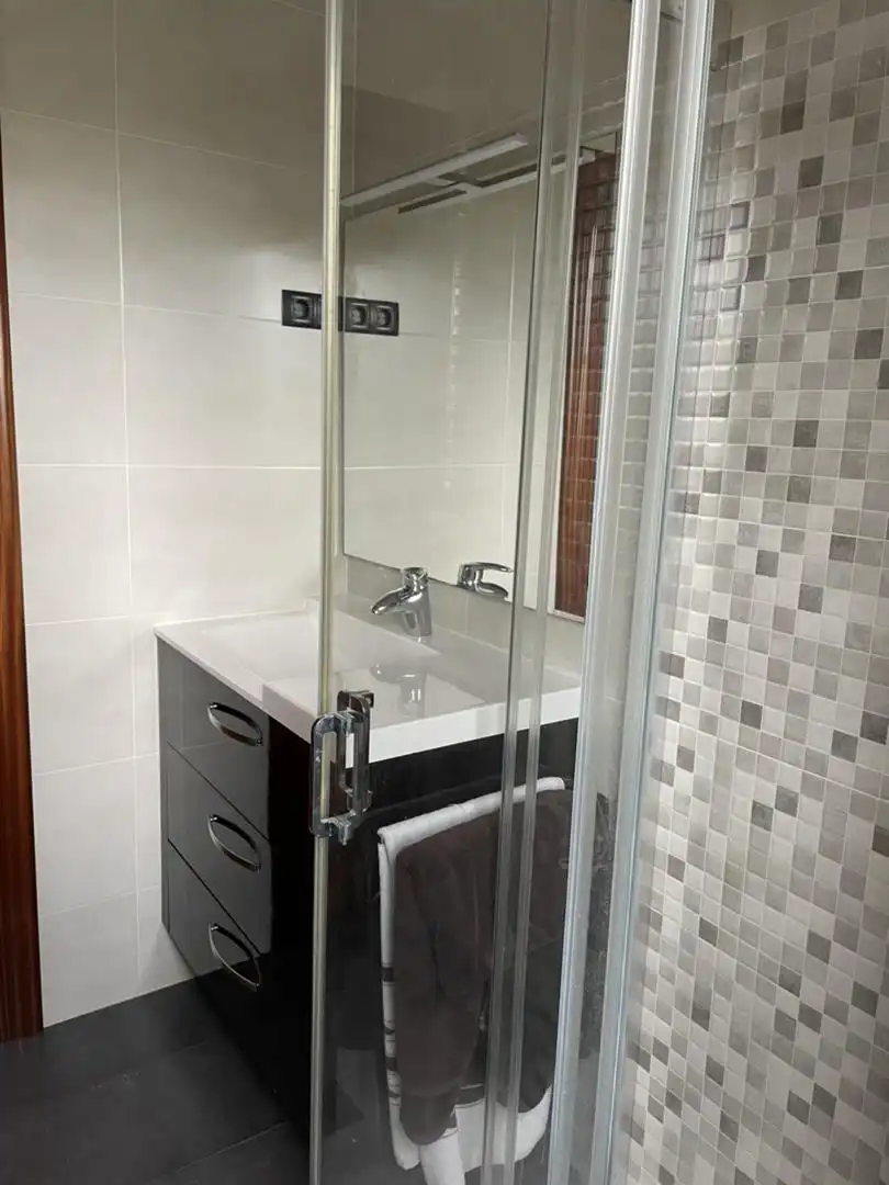 Piso en venta en Barrio Marutze, Urduliz Baño de Piso en venta en Urduliz con Balcón