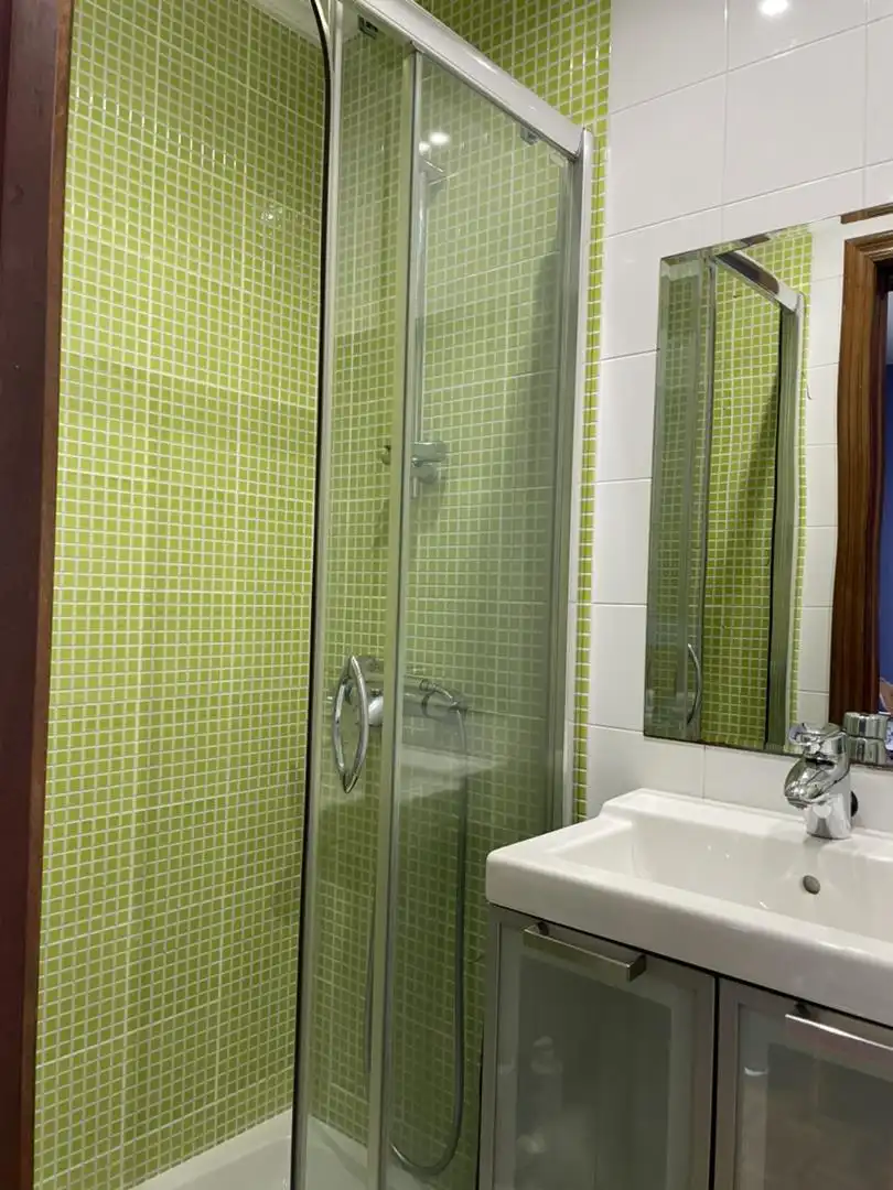Piso en venta en Barrio Marutze, Urduliz Baño de Piso en venta en Urduliz con Balcón