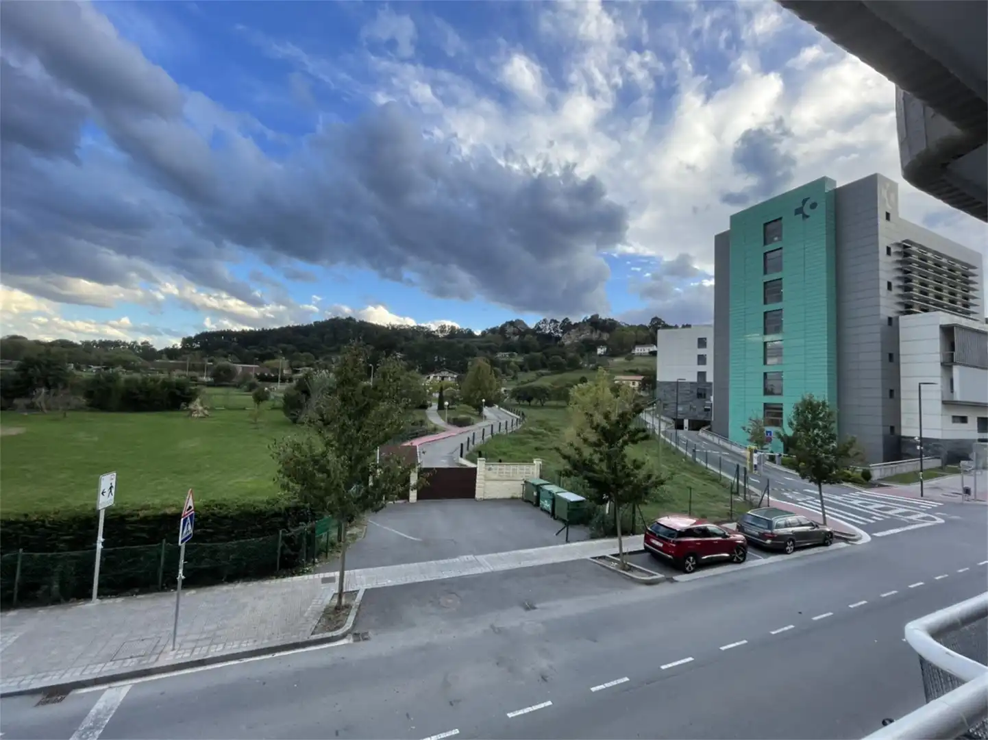 Piso en venta en Barrio Marutze, Urduliz Vista exterior de Piso en venta en Urduliz con Balcón