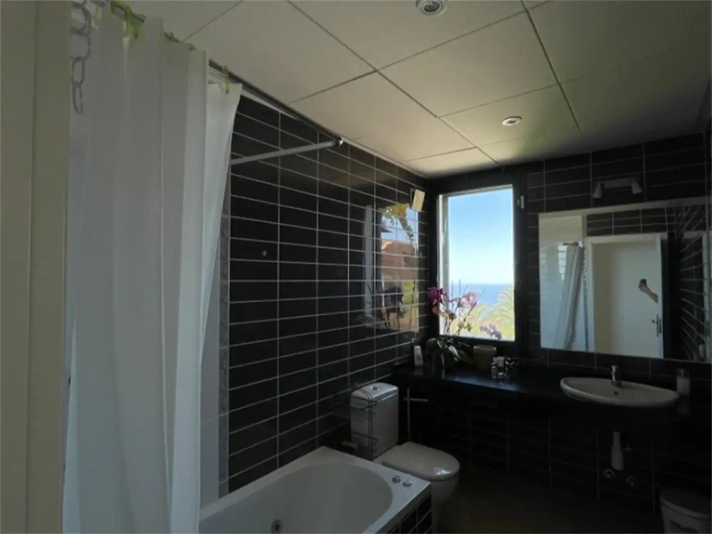 Piso de alquiler en Calle Bonn, Altea Hills Baño de Piso de alquiler en Altea con Aire acondicionado, Calefacción y Jardín privado