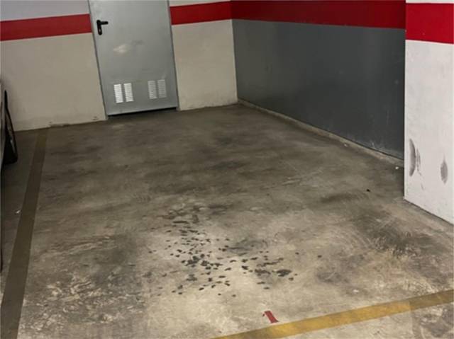 Garaje en Alquiler en Calle Dels Tomasos en Russafa