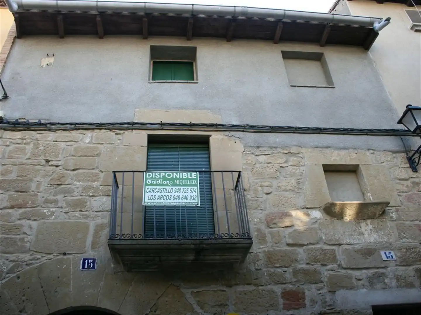 Vista exterior de Casa adosada en venda en Sádaba amb Jardí privat, Terrassa i Traster