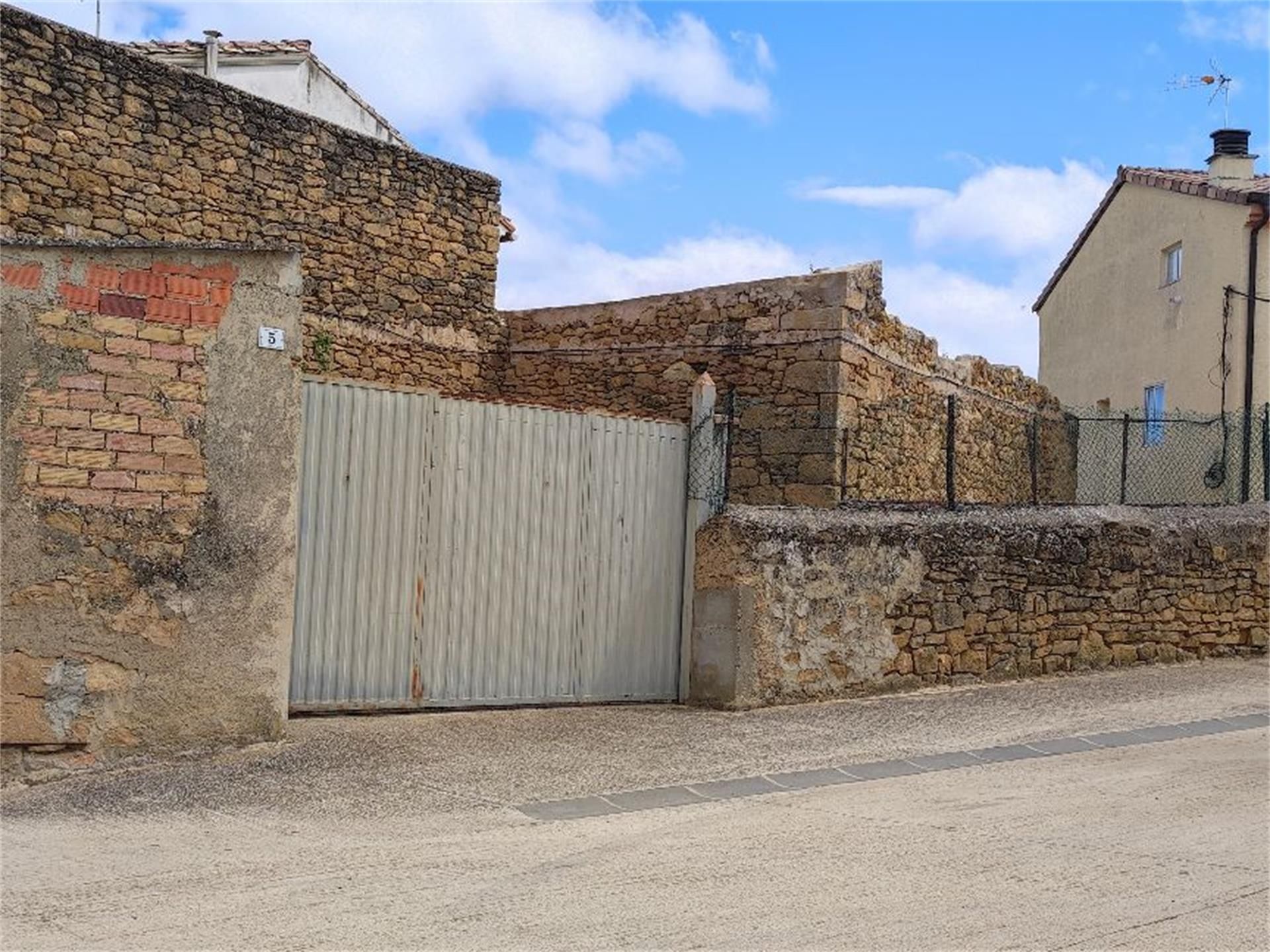 Exterior view of Flat for sale in Valle de Yerri / Deierri  with Terrace and Storage room