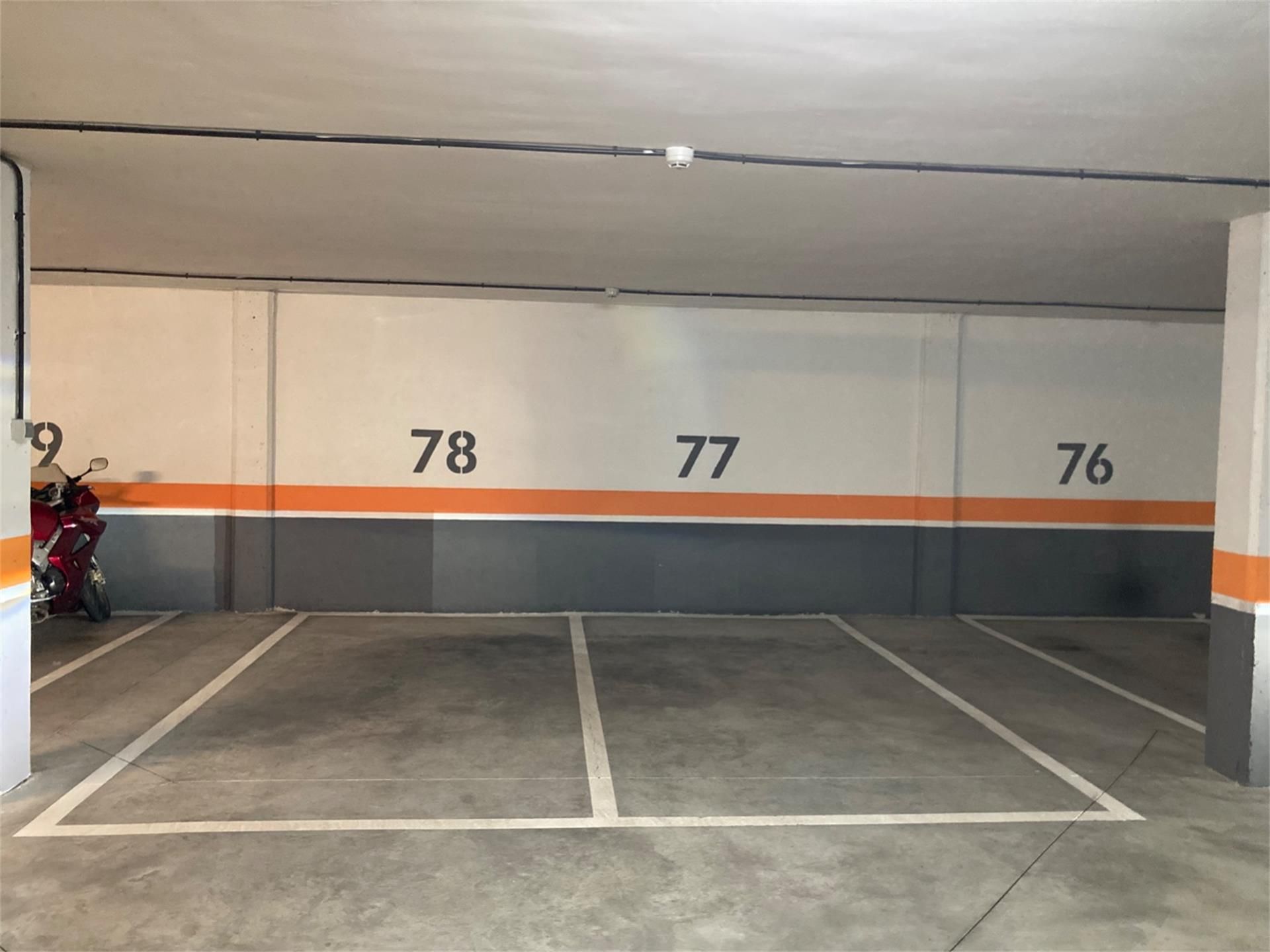 Parking of Garage to rent in Leganés