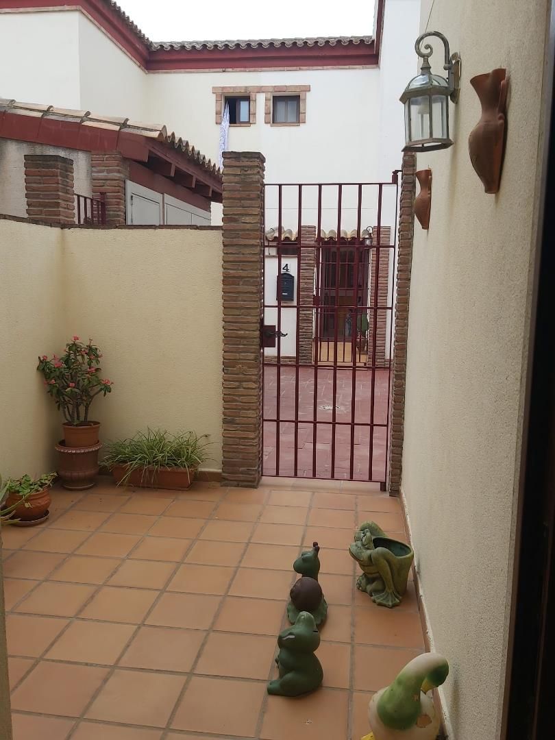 Casa adosada en venda en Algeciras amb Aire condicionat, Calefacció i Traster