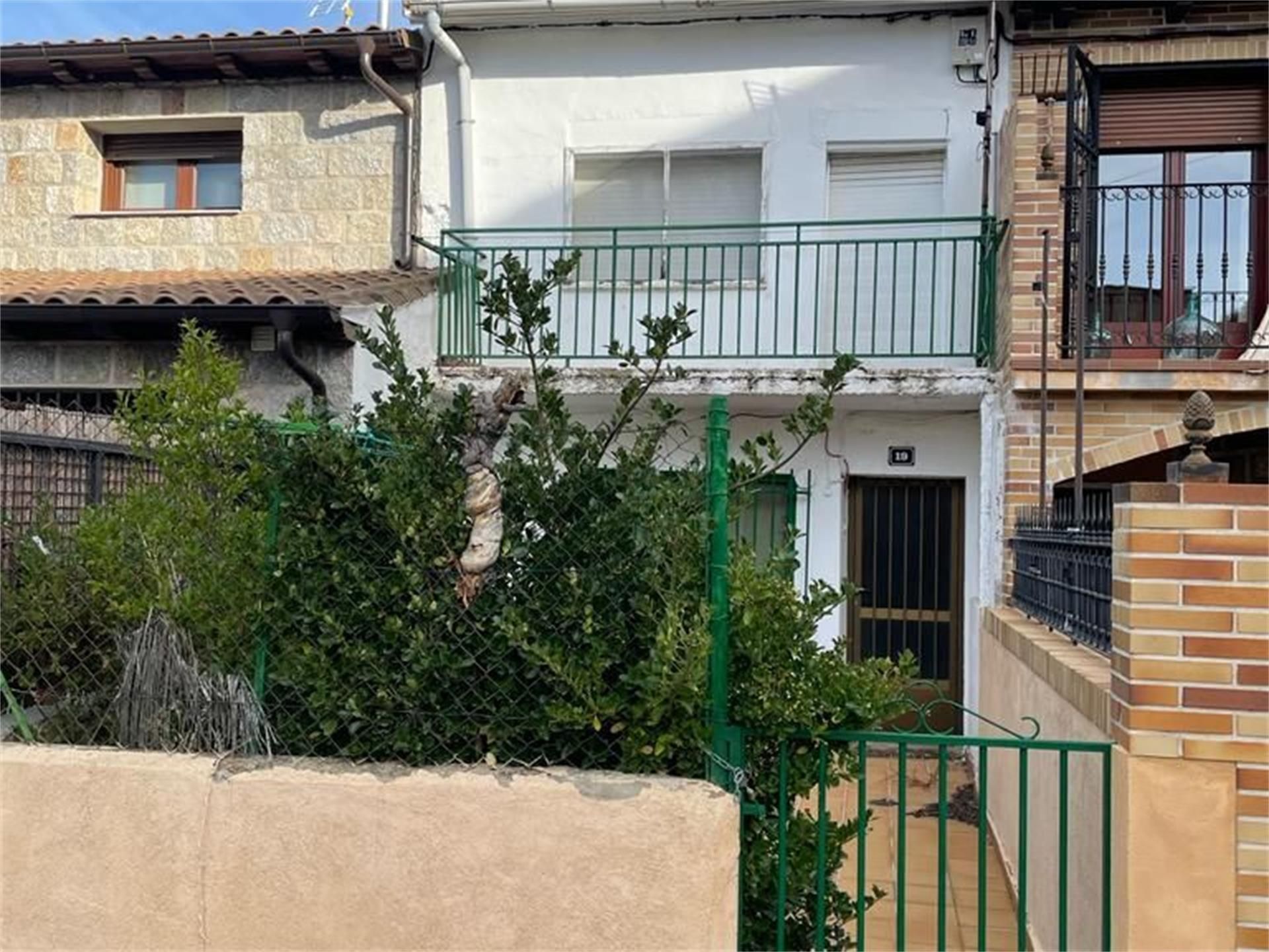 Exterior view of Single-family semi-detached for sale in Navarredondilla  with Balcony