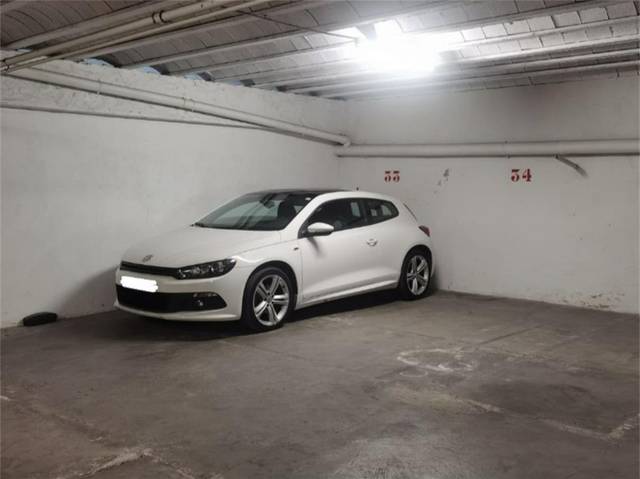 Garaje en Alquiler en Carrer del Rei Ferran d'Antequera en El Poble Sec