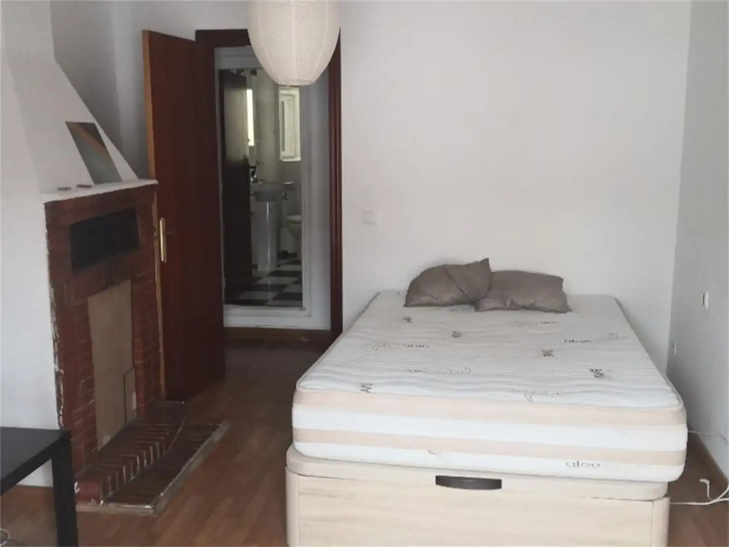 Dormitori de Casa adosada en venda en Malpartida de Cáceres amb Aire condicionat i Balcó