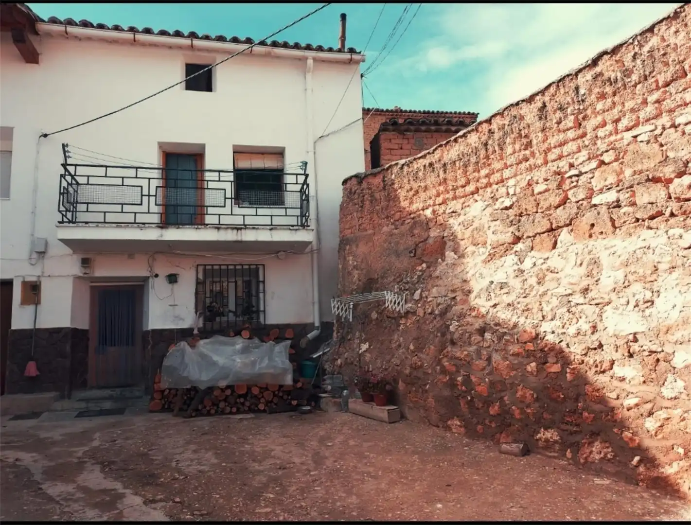 Vista exterior de Casa adosada en venta en Villel de Mesa con Jardín privado, Trastero y Balcón