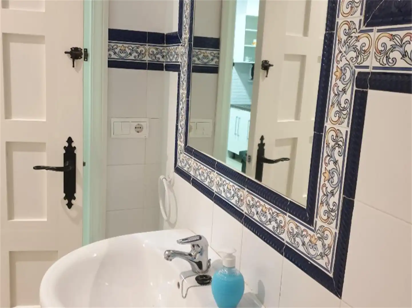 Habitación en Calle Doctor Manuel E. Patarroyo, 21, Osuna Baño de Planta baja para compartir en Osuna con Aire acondicionado, Calefacción y Amueblado