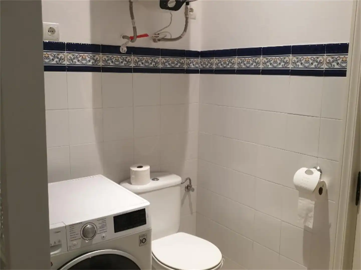 Habitación en Calle Doctor Manuel E. Patarroyo, 21, Osuna Baño de Planta baja para compartir en Osuna con Aire acondicionado, Calefacción y Amueblado