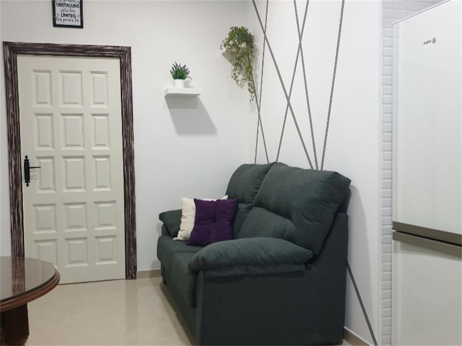 Living room of Planta baja to share in Osuna  with Air Conditioner, Heating and Furnished