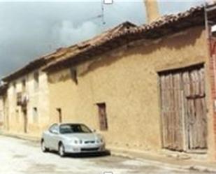 Vista exterior de Finca rústica en venda en Santa Cristina de Valmadrigal amb Jardí privat