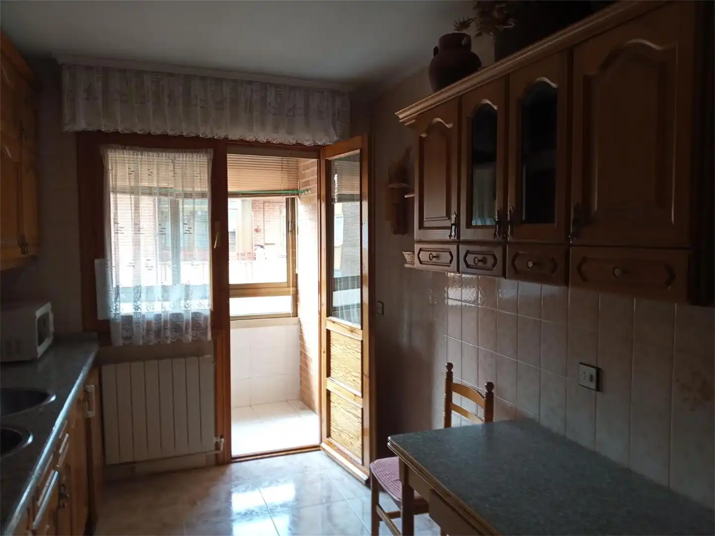 Piso en venta en Calle las Huertas, Saldaña Cocina de Piso en venta en Saldaña con Calefacción, Parquet y Terraza