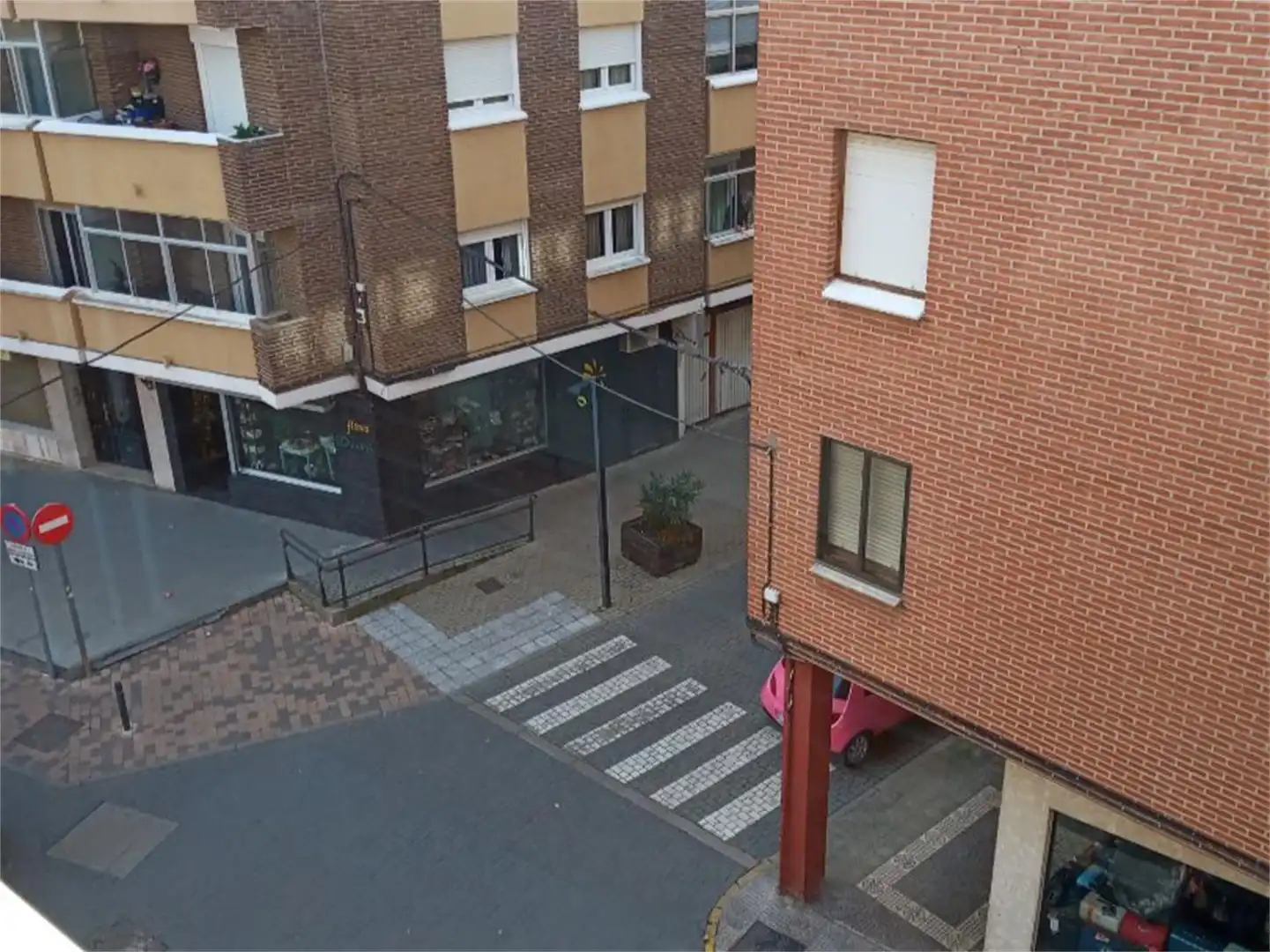 Piso en venta en Calle las Huertas, Saldaña Vista exterior de Piso en venta en Saldaña con Calefacción, Parquet y Terraza