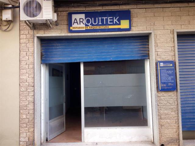 Local comercial en Venta en Calle Correos, 20 en Casas-Ibáñez
