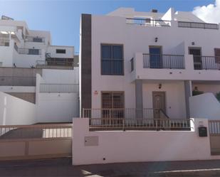 Vista exterior de Casa o xalet en venda en Puerto del Rosario amb Terrassa i Balcó