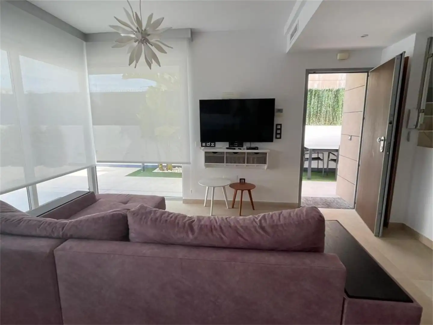 Casa o chalet en venta en Calle Malvarrosa, 35, El Raso Sala de estar de Casa o chalet en venta en Guardamar del Segura con Aire acondicionado, Terraza y Piscina