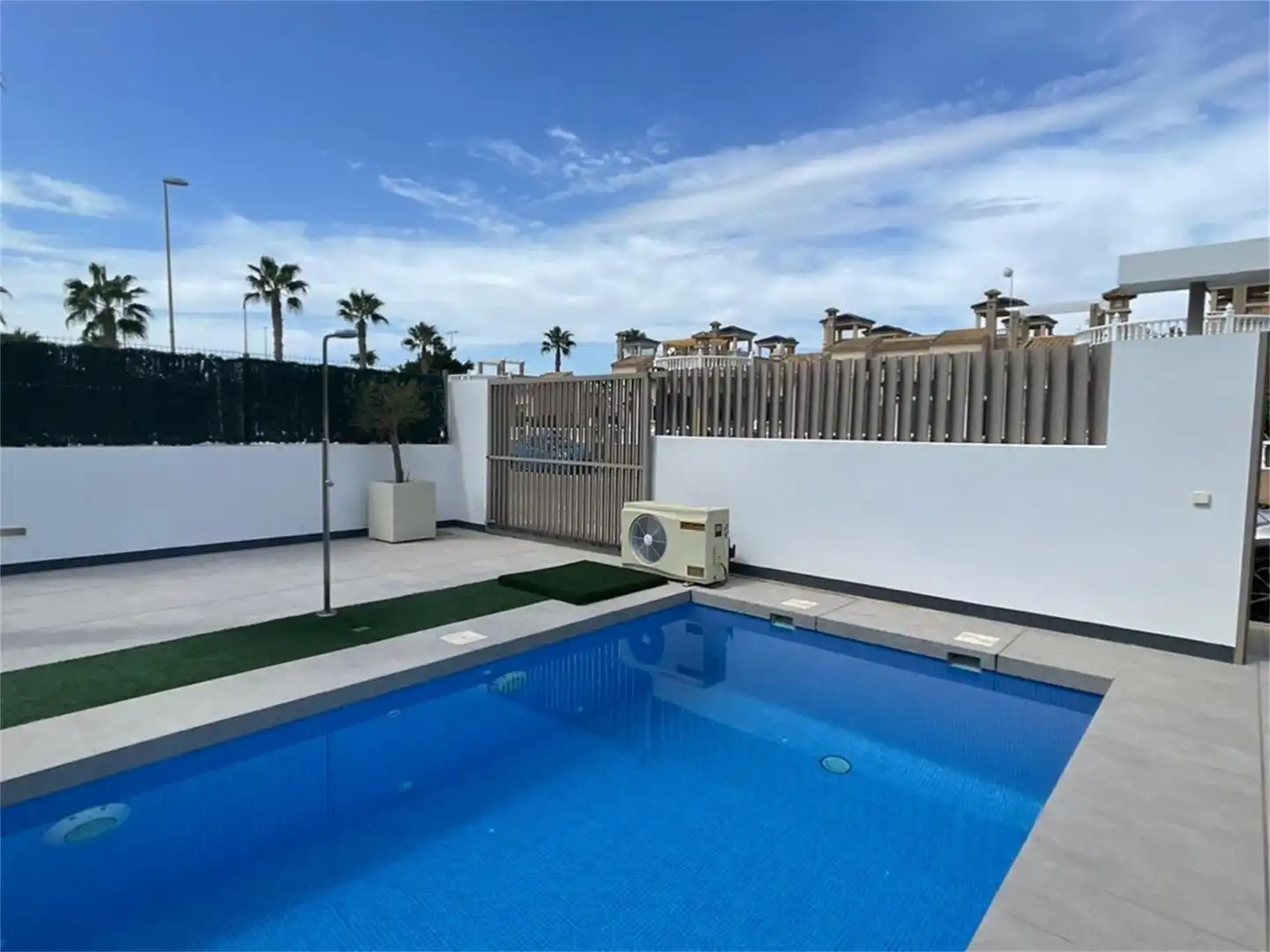 Casa o chalet en venta en Calle Malvarrosa, 35, El Raso Piscina de Casa o chalet en venta en Guardamar del Segura con Aire acondicionado, Terraza y Piscina