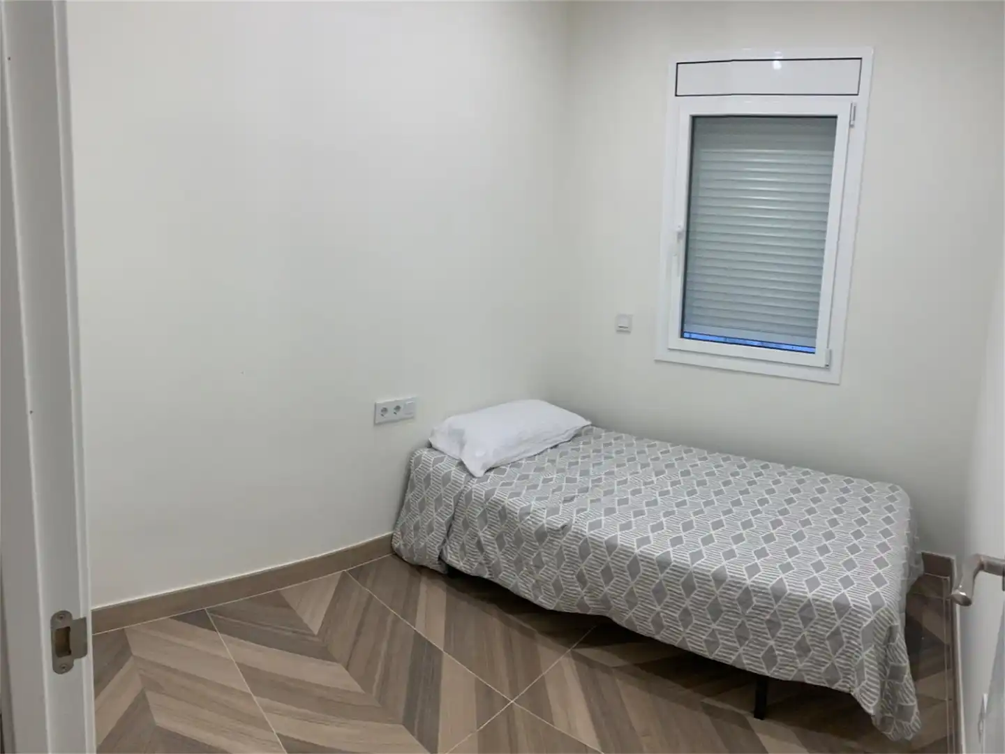 Habitació a Carrer de Sant Elies, Sant Gervasi- Galvany Dormitori de Pis per a compartir en Barcelona amb Aire condicionat, Calefacció i Moblat