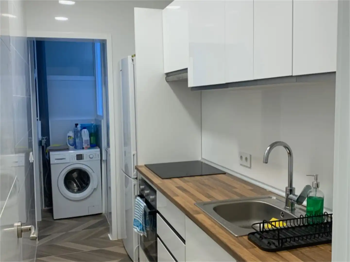 Habitació a Carrer de Sant Elies, Sant Gervasi- Galvany Cuina de Pis per a compartir en Barcelona amb Aire condicionat, Calefacció i Moblat