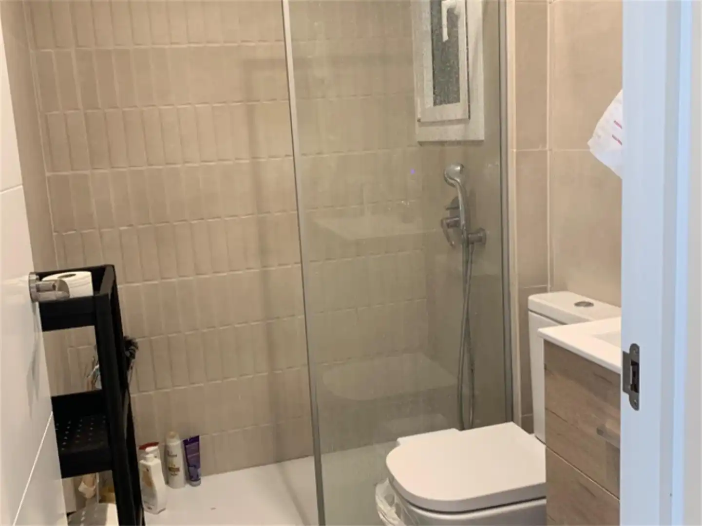 Habitació a Carrer de Sant Elies, Sant Gervasi- Galvany Bany de Pis per a compartir en Barcelona amb Aire condicionat, Calefacció i Moblat