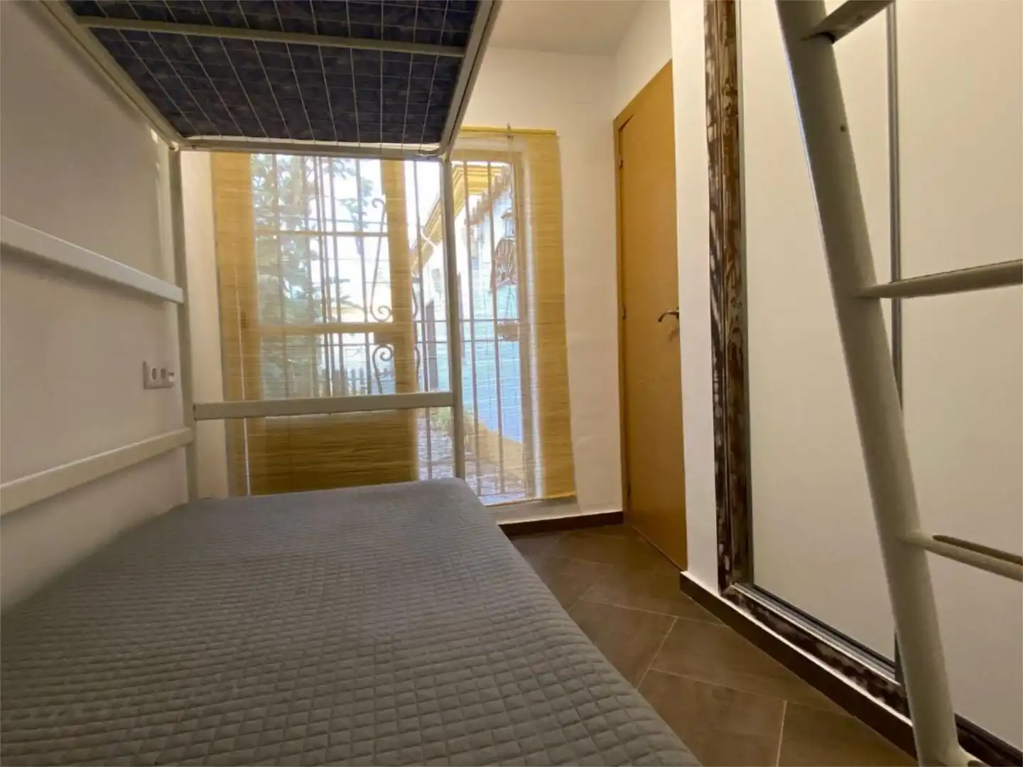 Casa adosada de alquiler en Camino de la Reyerta, La Jara Habitación de Casa adosada de alquiler en Sanlúcar de Barrameda con Aire acondicionado, Calefacción y Jardín privado