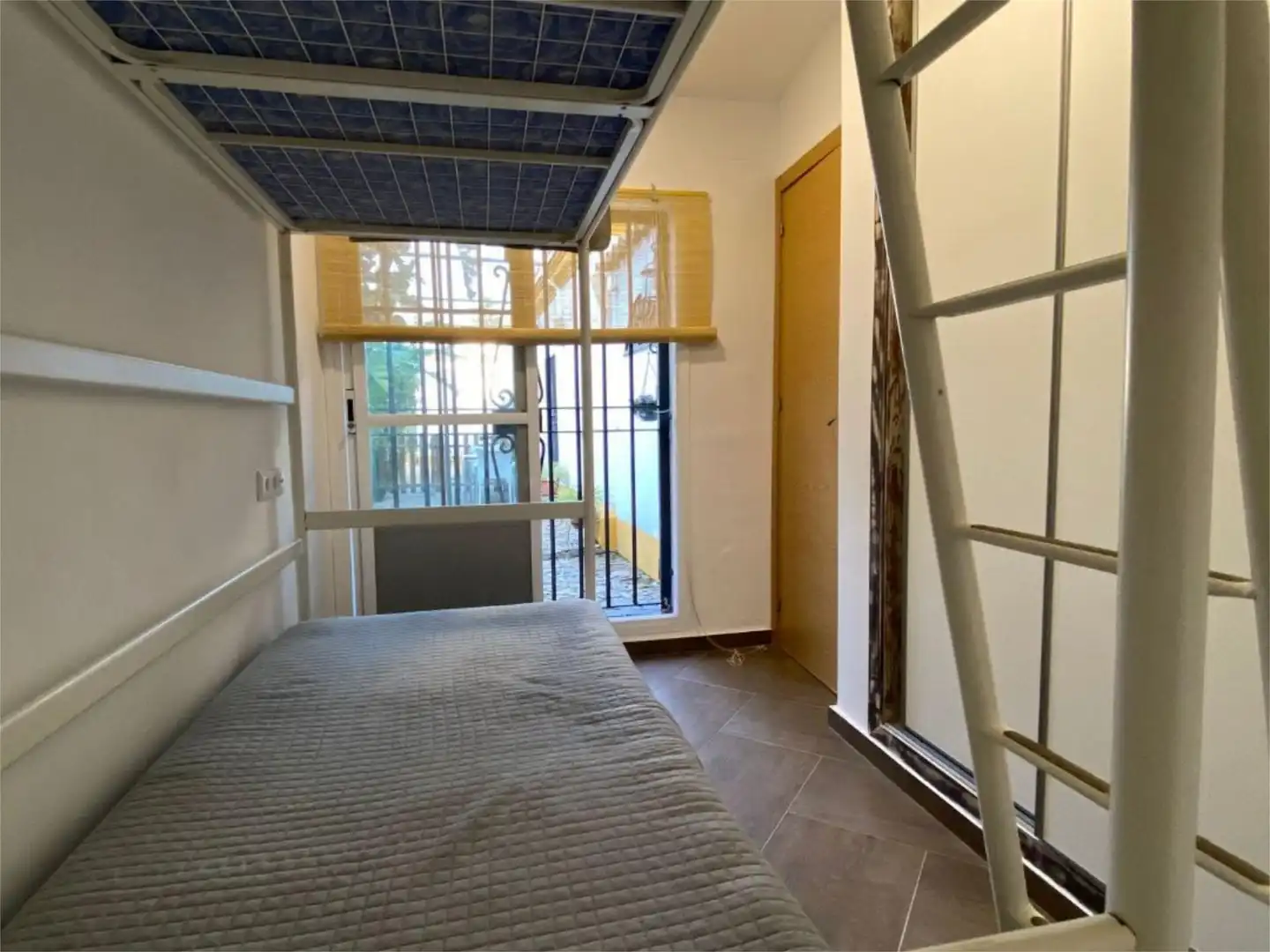 Casa adosada de alquiler en Camino de la Reyerta, La Jara Habitación de Casa adosada de alquiler en Sanlúcar de Barrameda con Aire acondicionado, Calefacción y Jardín privado