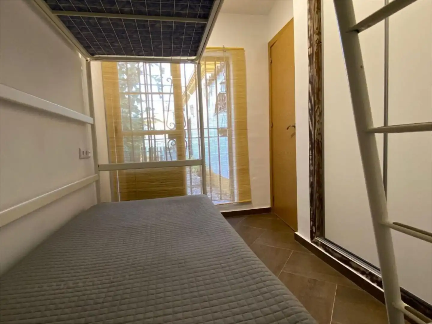 Casa adosada de alquiler en Camino de la Reyerta, La Jara Habitación de Casa adosada de alquiler en Sanlúcar de Barrameda con Aire acondicionado, Calefacción y Jardín privado