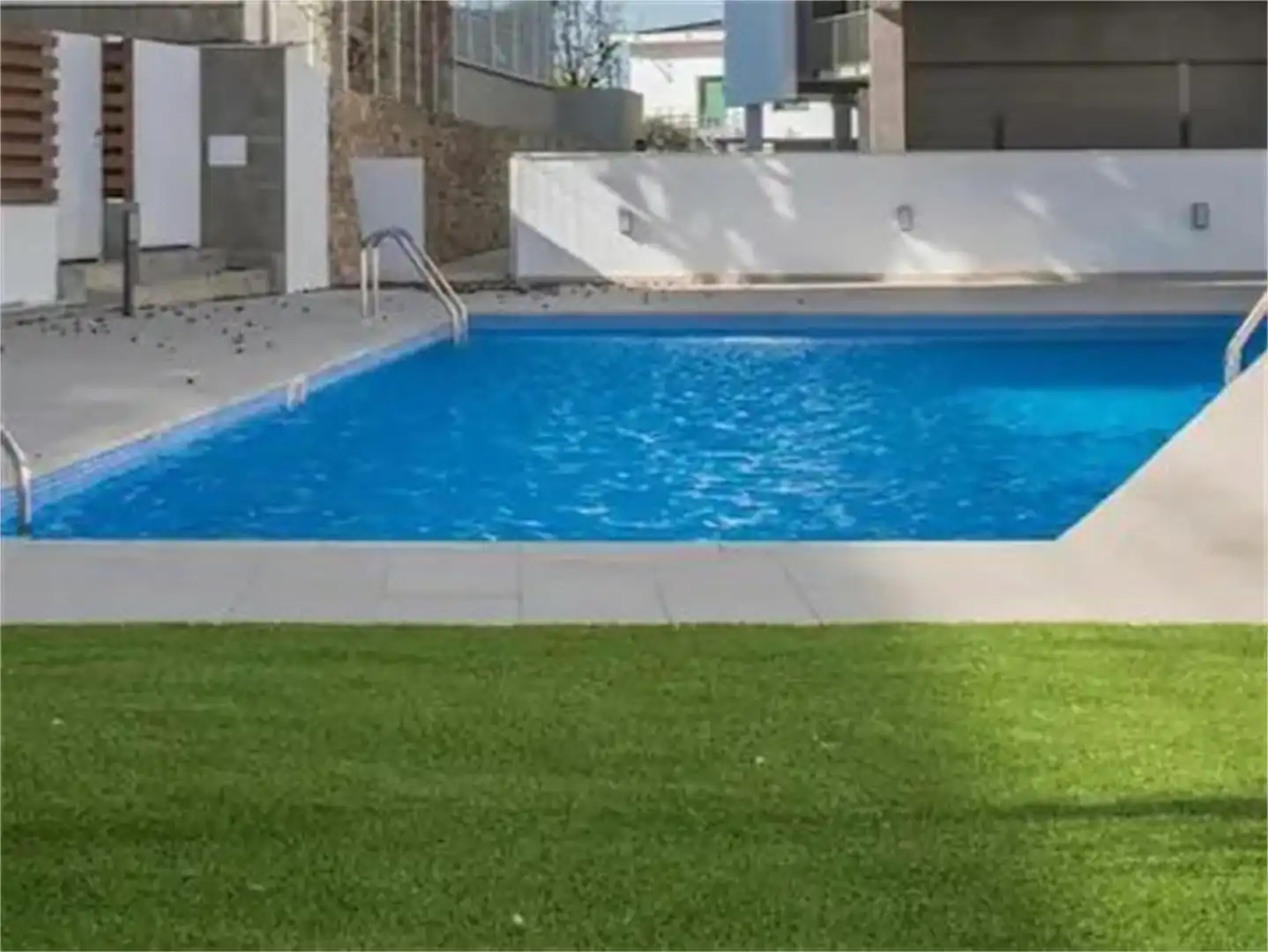 Apartamento en venta en Calle Isla de Hierro, La Malva-rosa Piscina de Apartamento en venta en Valencia con Piscina y Amueblado