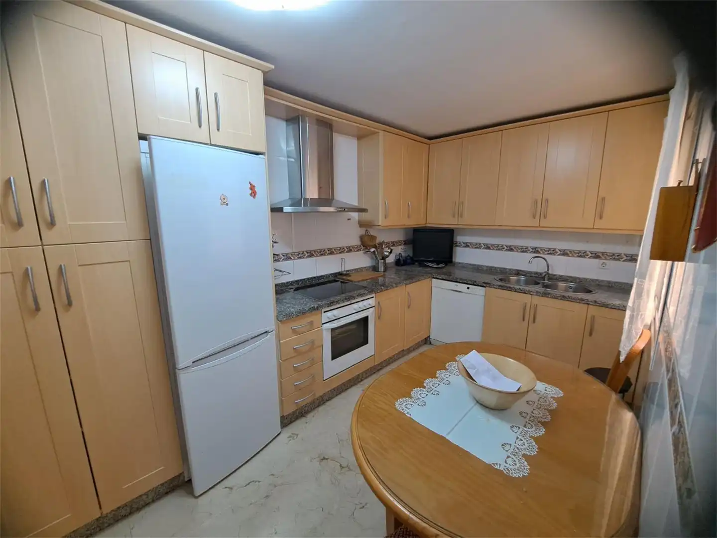 Piso en venta en Avenida España, Puerto de Estepona Cocina de Piso en venta en Estepona con Aire acondicionado, Calefacción y Terraza