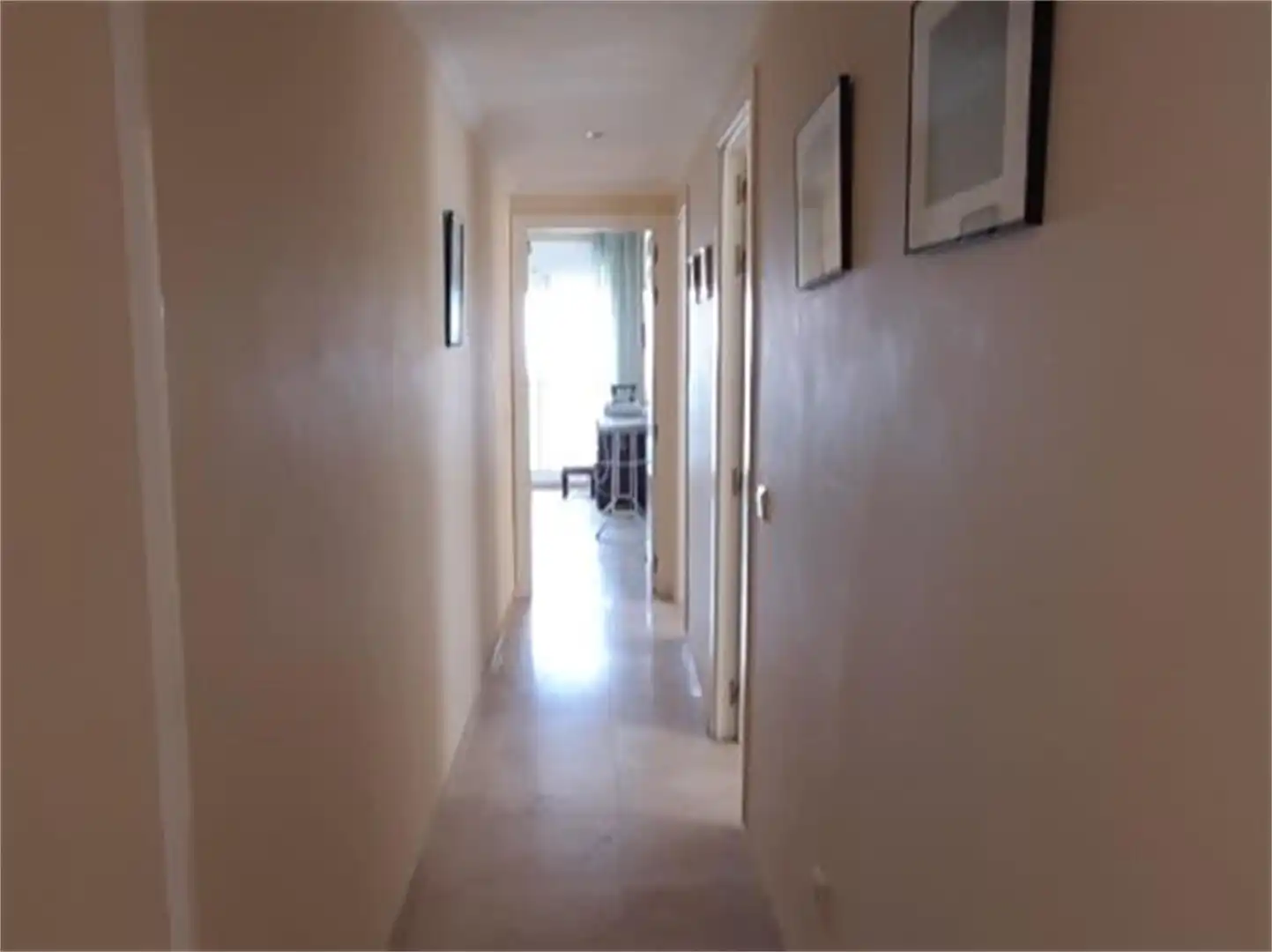 Piso en venta en Avenida España, Puerto de Estepona Piso en venta en Estepona con Aire acondicionado, Calefacción y Terraza