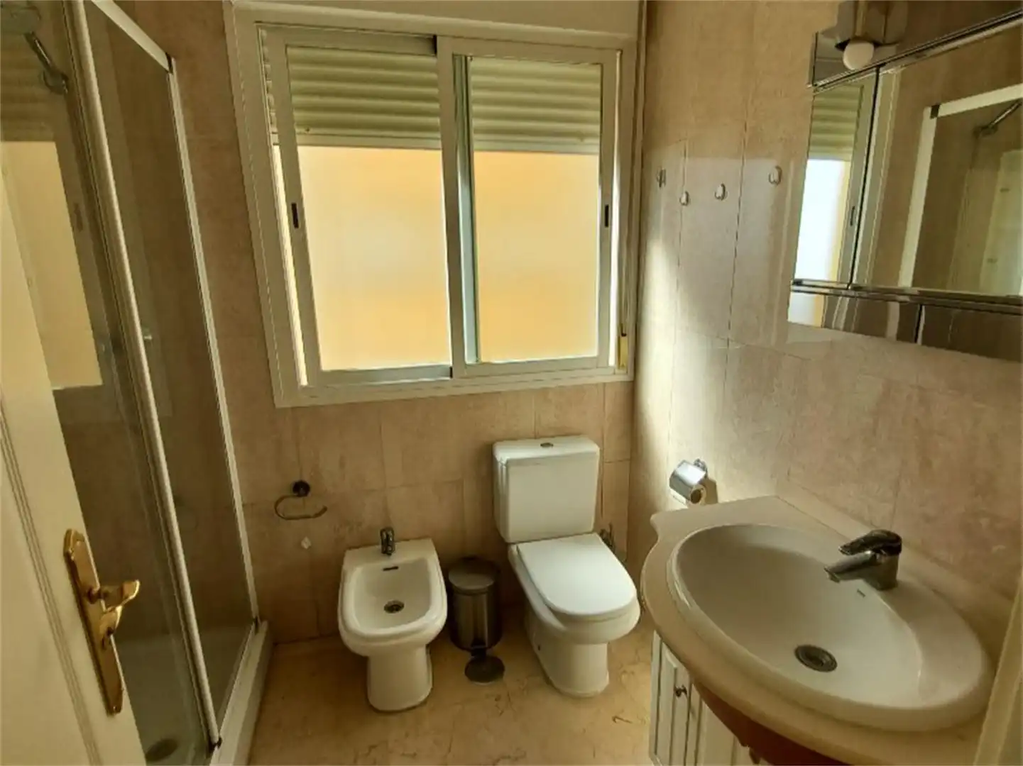 Piso en venta en Avenida España, Puerto de Estepona Baño de Piso en venta en Estepona con Aire acondicionado, Calefacción y Terraza