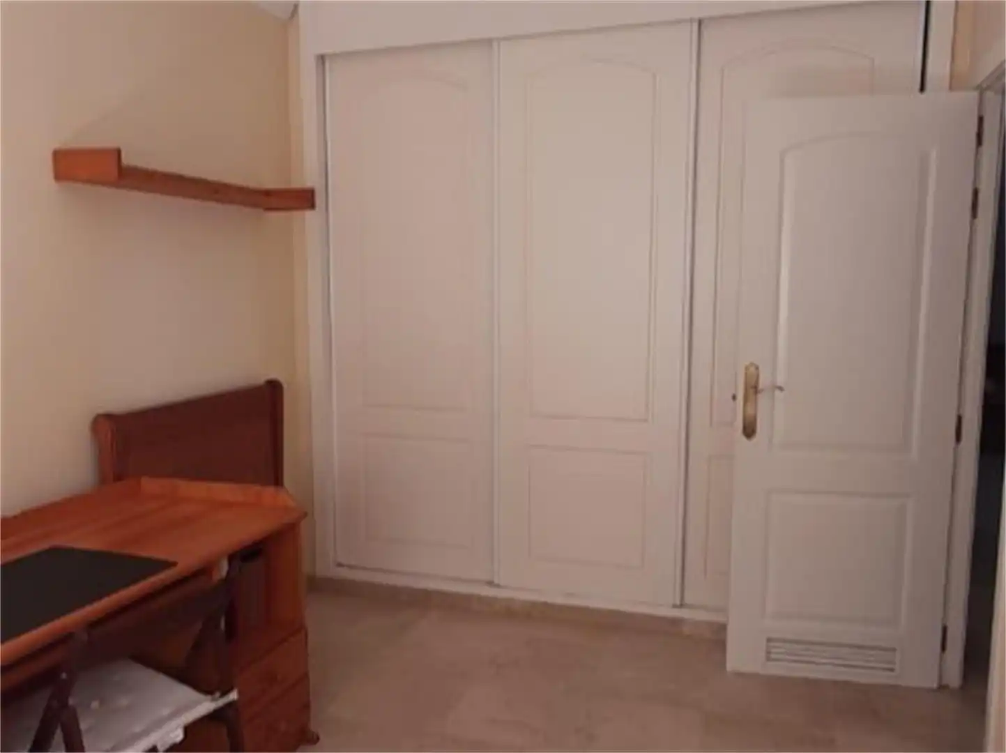 Piso en venta en Avenida España, Puerto de Estepona Habitación de Piso en venta en Estepona con Aire acondicionado, Calefacción y Terraza