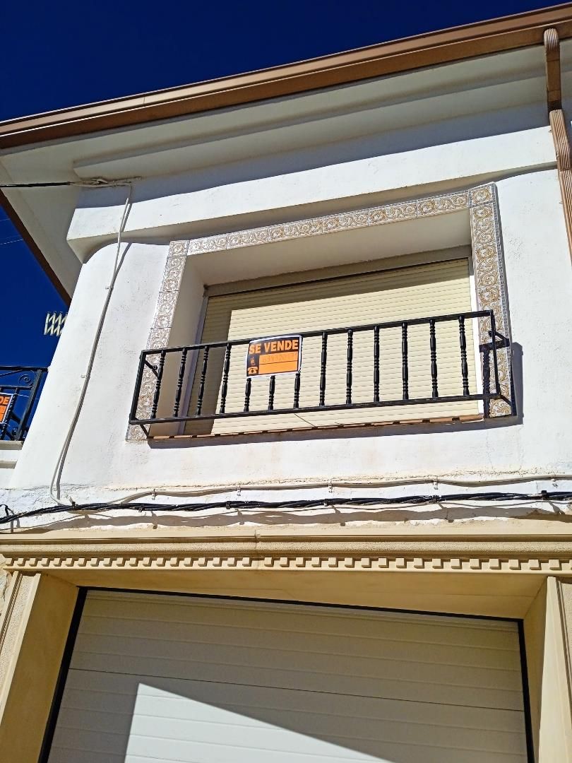 Vista exterior de Pis en venda en La Almarcha  amb Aire condicionat i Balcó