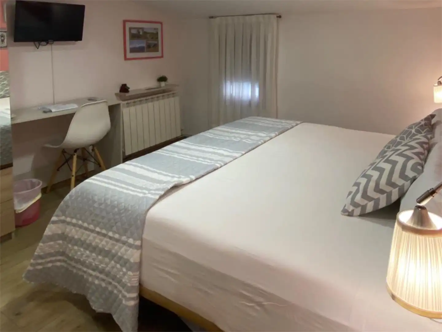 Habitación de Casa adosada en venta en Fuenmayor con Aire acondicionado, Calefacción y Parquet