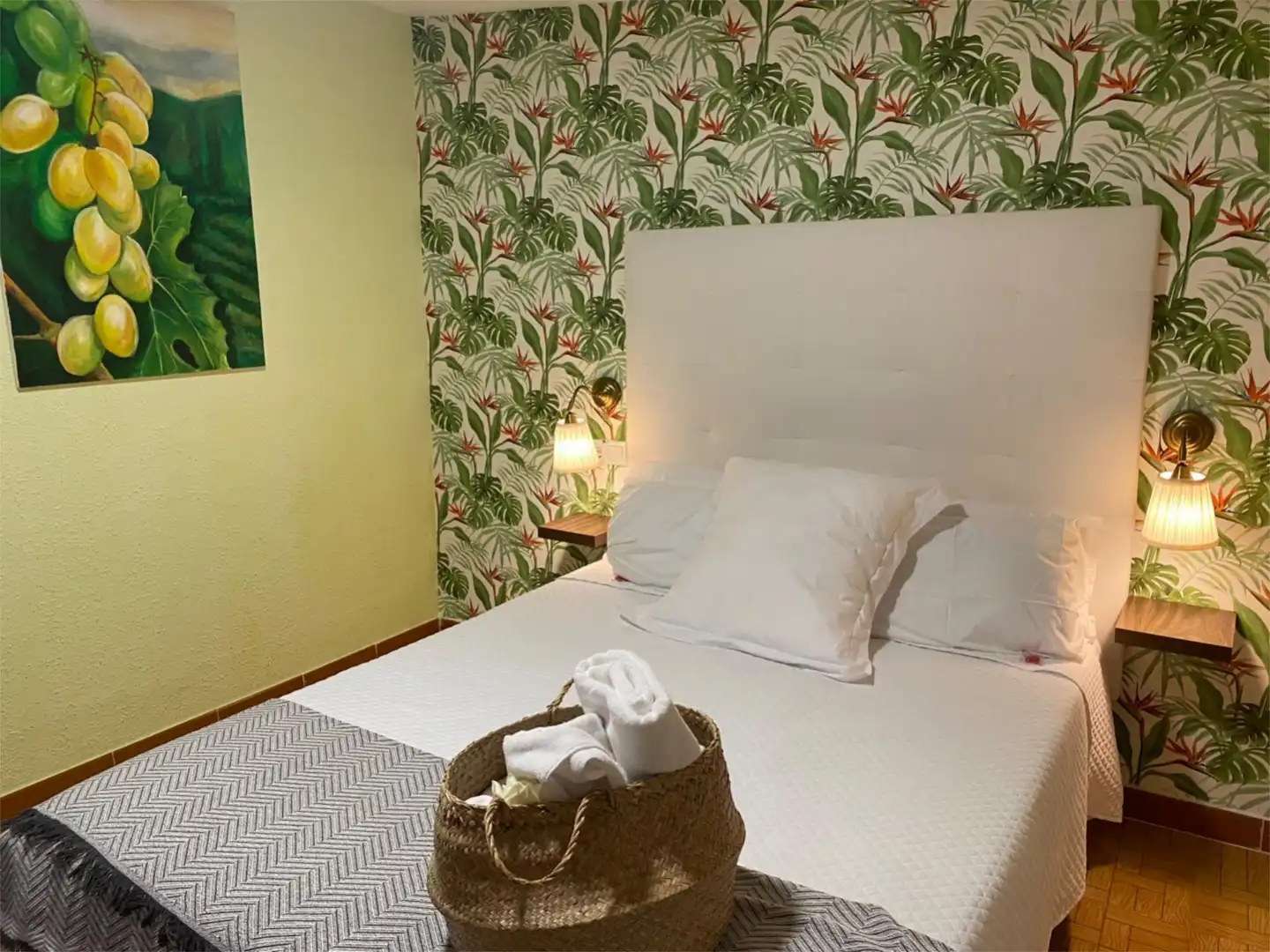 Habitación de Casa adosada en venta en Fuenmayor con Aire acondicionado, Calefacción y Parquet