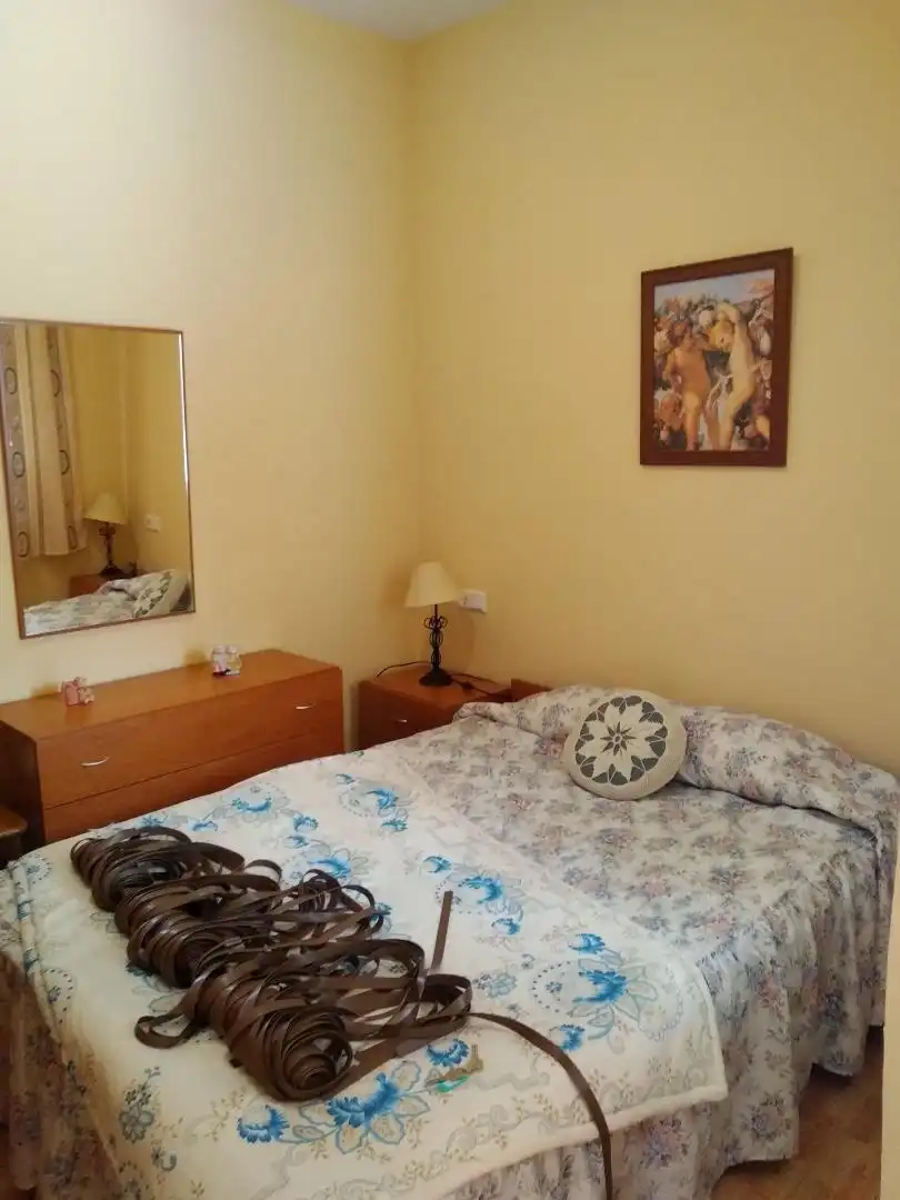 Schlafzimmer von Erdgeschoss zum Verkauf in La Puerta de Segura mit Klimaanlage, Möbliert und Ofen