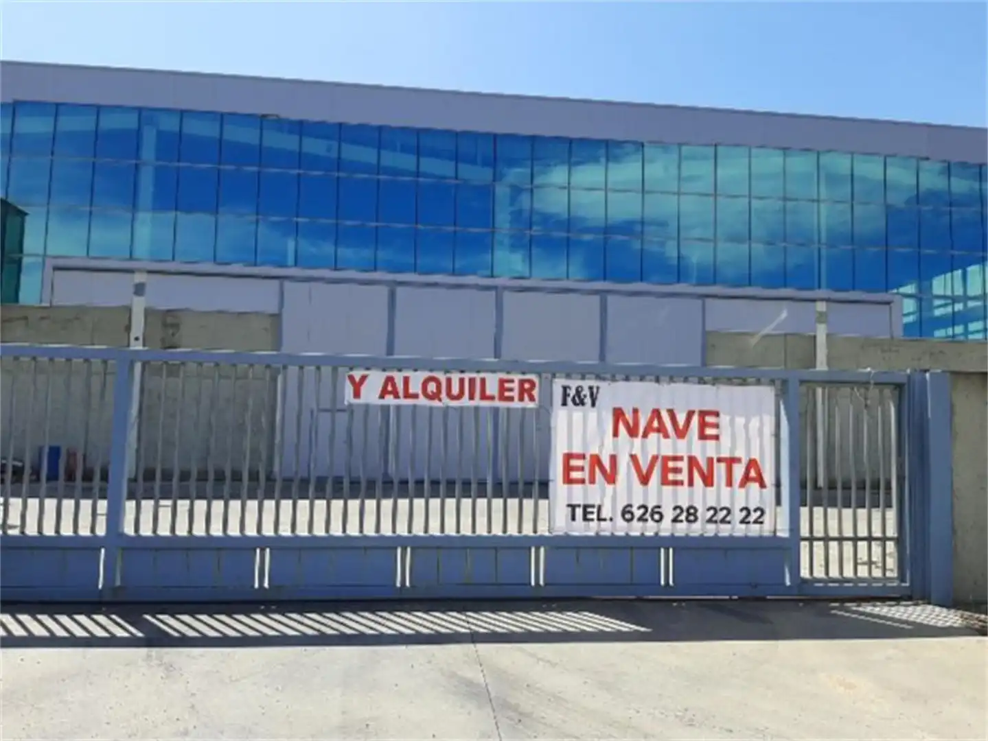 Fabrikhallen zur Miete in Calle La Carretera, San Pedro Bercianos Außenansicht von Fabrikhallen zur Miete in San Pedro Bercianos