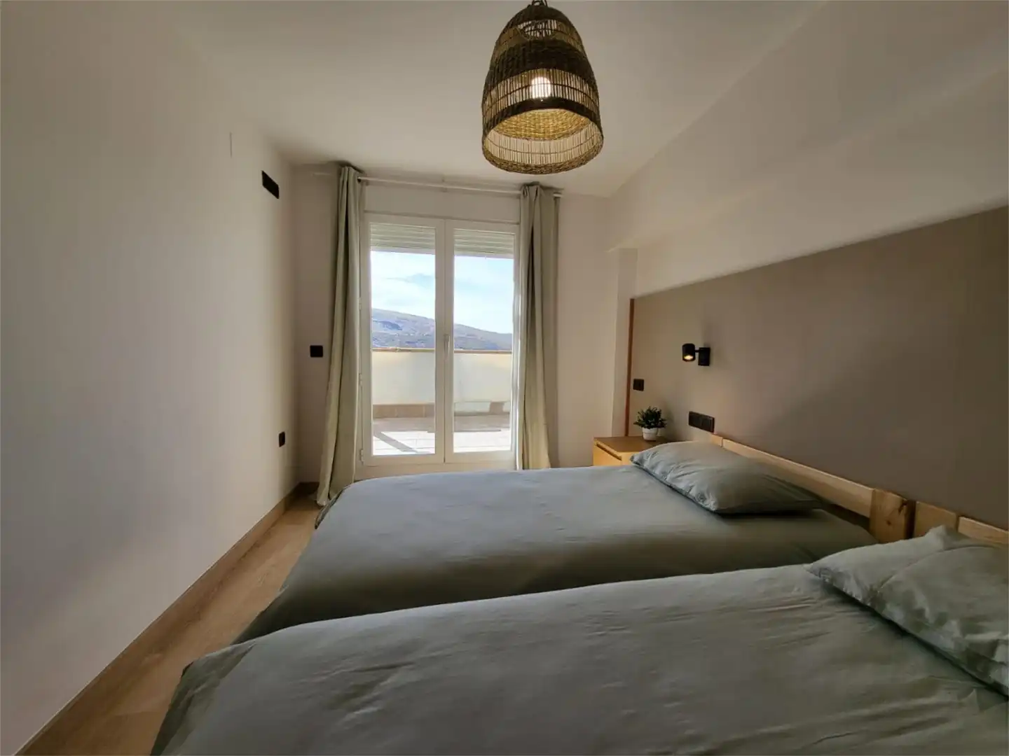 Piso de alquiler en Calle Torcal, 123, Zona alta Habitación de Piso de alquiler en Sierra Nevada con Calefacción, Parquet y Terraza