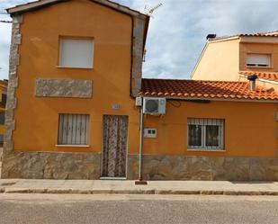 Exterior view of Single-family semi-detached for sale in Calera y Chozas  with Air Conditioner