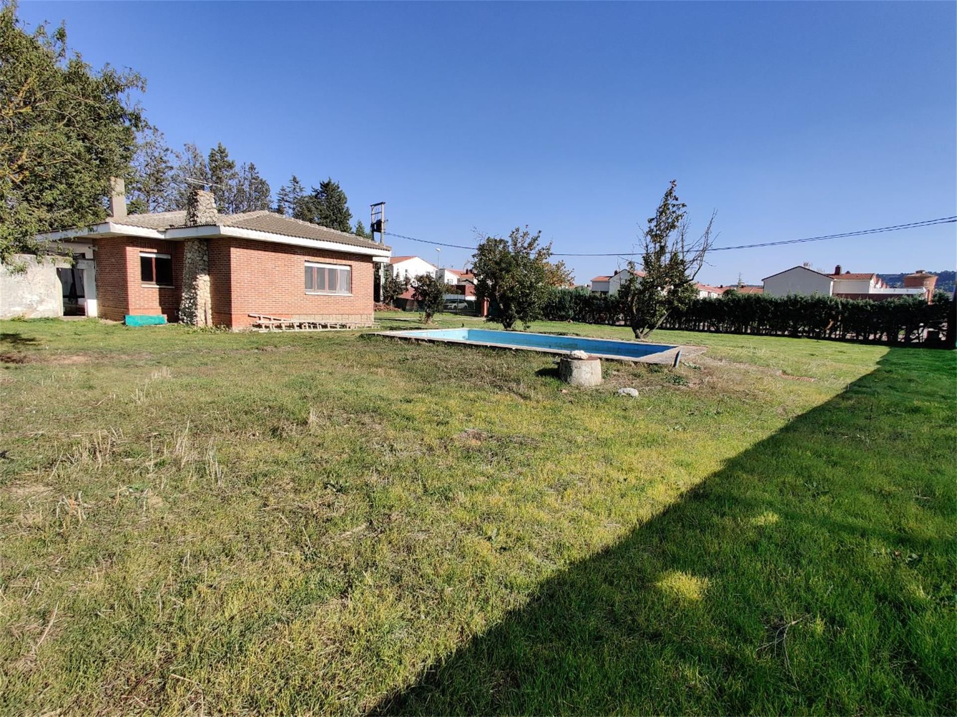 Swimming pool of House or chalet for sale in Venta de Baños  with Private garden, Terrace and Storage room