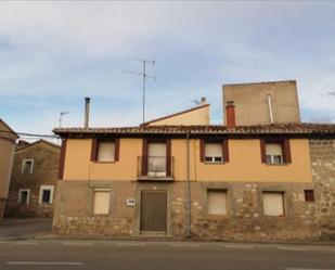 Vista exterior de Casa adosada en venda en Buniel amb Calefacció i Moblat