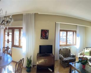 Sala d'estar de Pis en venda en Íscar amb Balcó