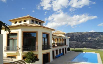 Casa-chalet en alquiler en benimantell