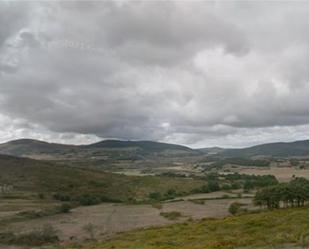 Vista exterior de Terreny en venda en Valdeolea